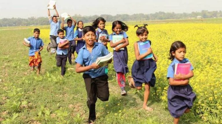 এবার নগদ অর্থ পাবেন প্রাথমিক বিদ্যালয় শিক্ষার্থীর মায়েরা !!