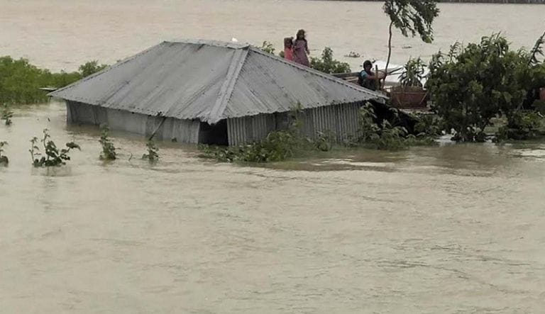 চলতি মাসেই ভারী বৃষ্টিসহ ভয়াবহ বন্যার শঙ্কা, যা জানালো আবহাওয়া অধিদপ্তর !!